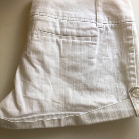 Guess Shorts - Picture 1 of 3